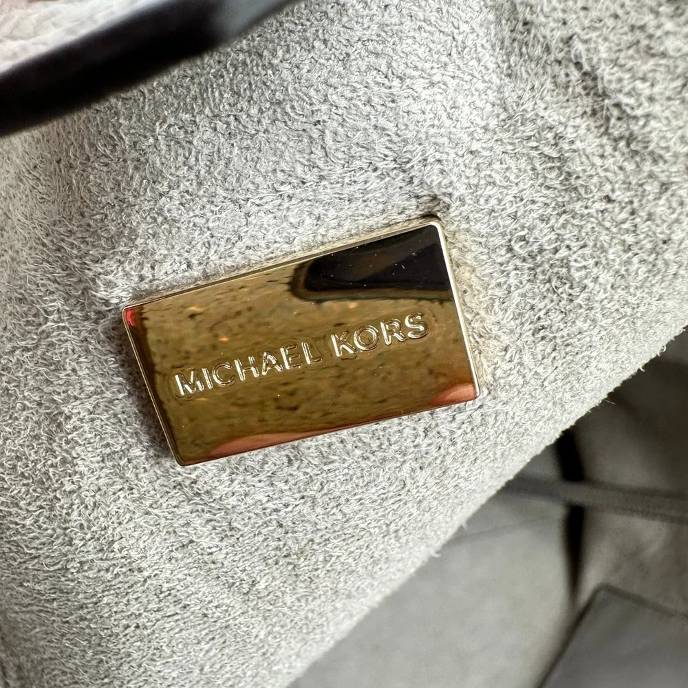 Michael Kors Junie Large Pebble Leather Tote Bag Pearl Grey - Picture 11 of 14